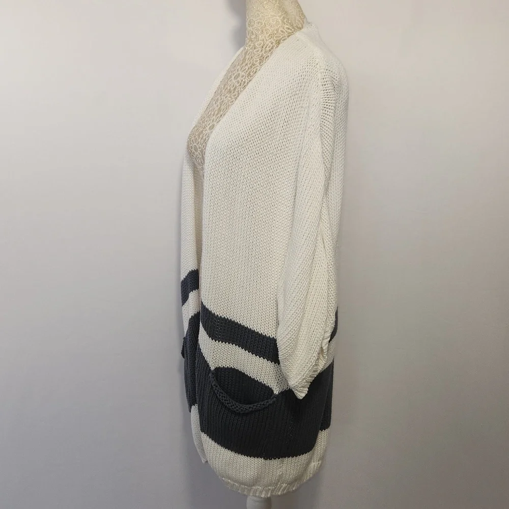 Fresh Produce Size XS/S White Grey Loose Knit Slouchy Front Pockets Cardigan
